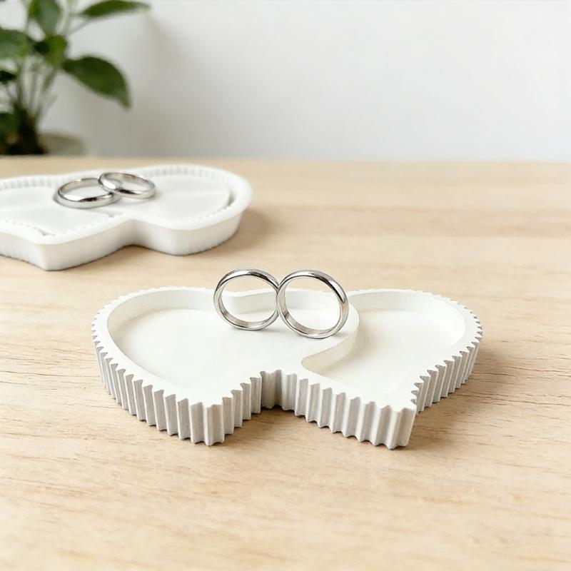 2Pcs Heart Shape Tray Molds Professional Silicones Candle Molds For Resins Casting Jewelry Tray Gypsum Decoration