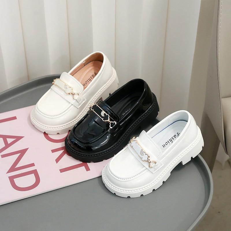 New Girls' Comfortable Soft Sole Versatile Light Leather Shoes