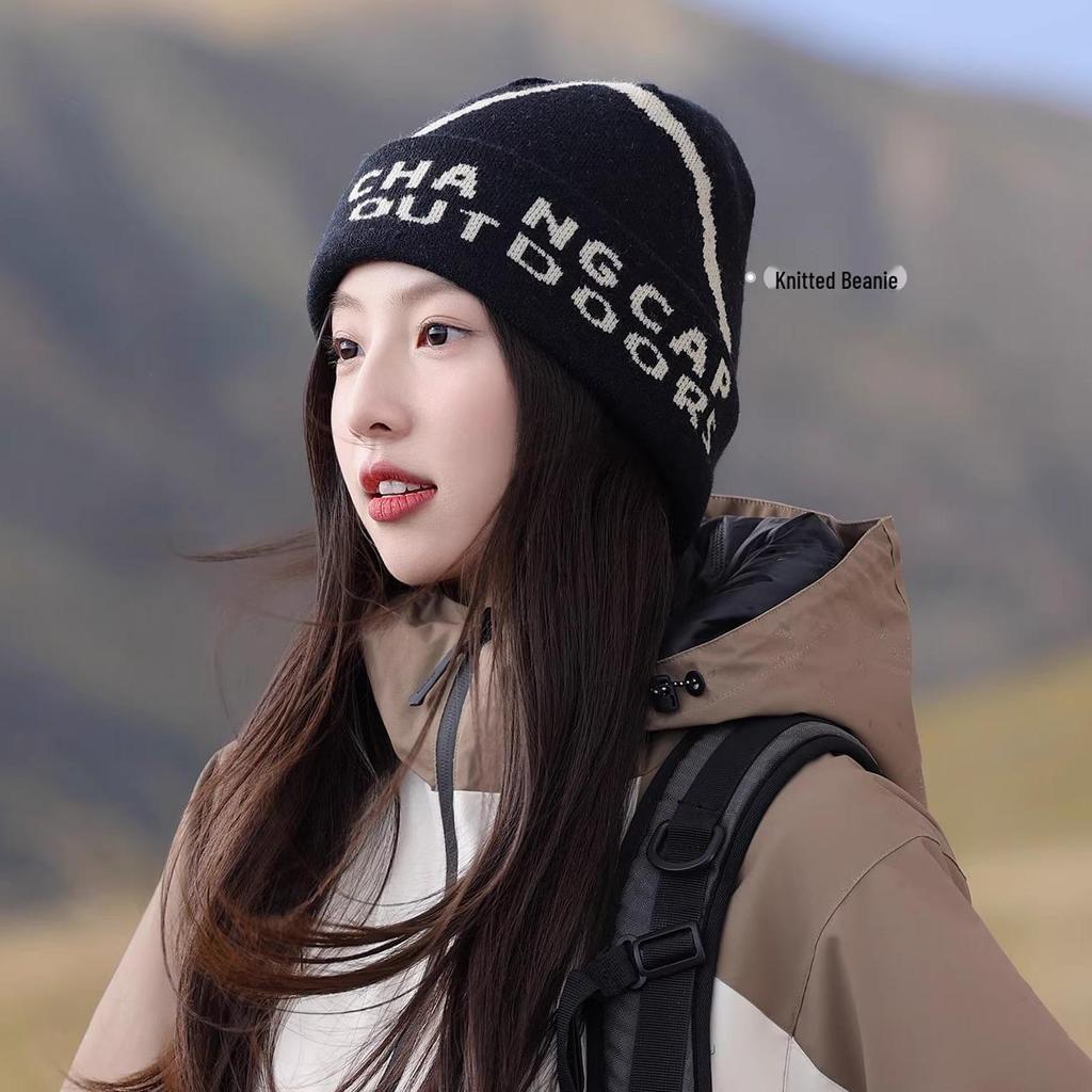 Women's Thick Knitted Woolen Beanie for Winter Outdoor Activities, Cold Protection, and Mountaineering.