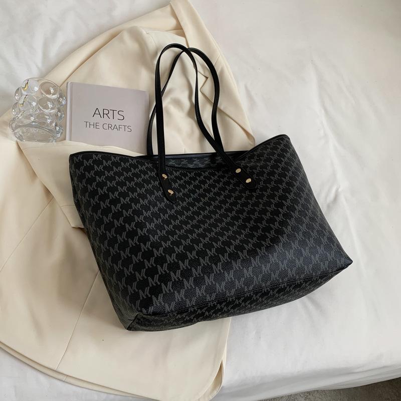 Versatile Hand Carry New Fashion Women's Bag Versatile Commuter Shoulder Bag Large Capacity