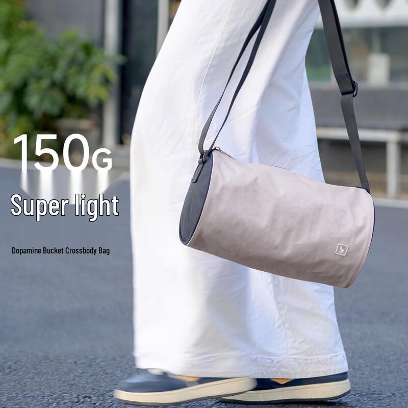 AISHIWA Unisex Casual Crossbody Travel & Sports Bag