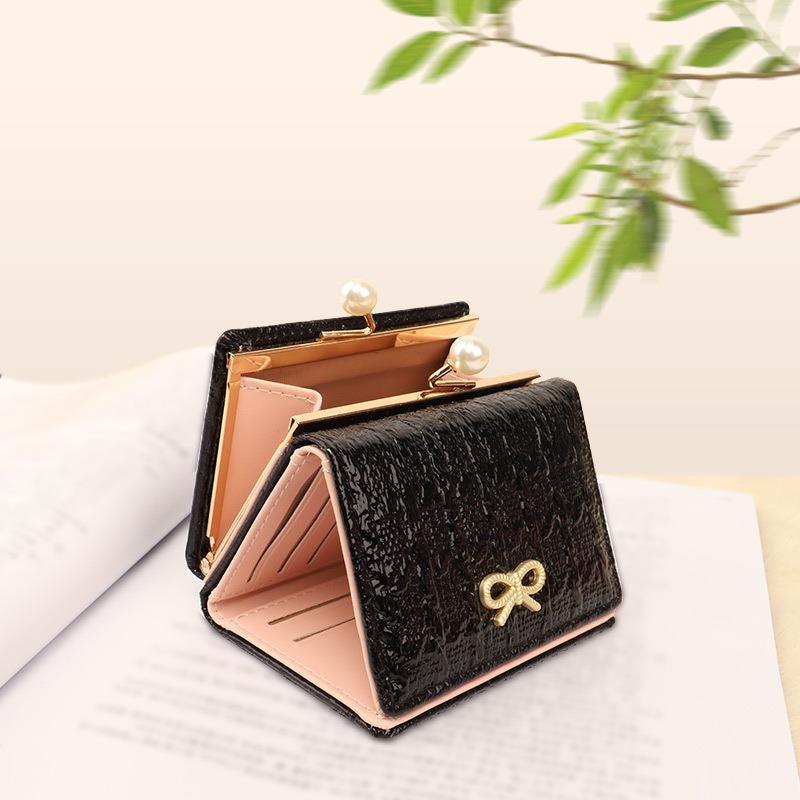 New 30% off short women's small wallet student folding wallet cartoon cute butterfly card bag wallet
