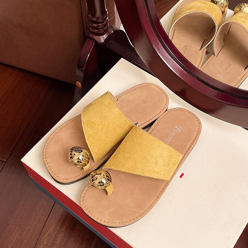 French Slippers Women's Summer Wear 2025 New High-end Flat-bottomed Toe Beach Sandals Soft-soled Toe Lazy Drag