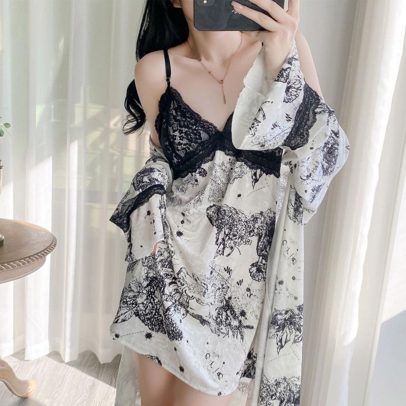 

Женский осенний ночной халат из золотого бархата с принтом в стиле туши и нагрудными вкладышами XL