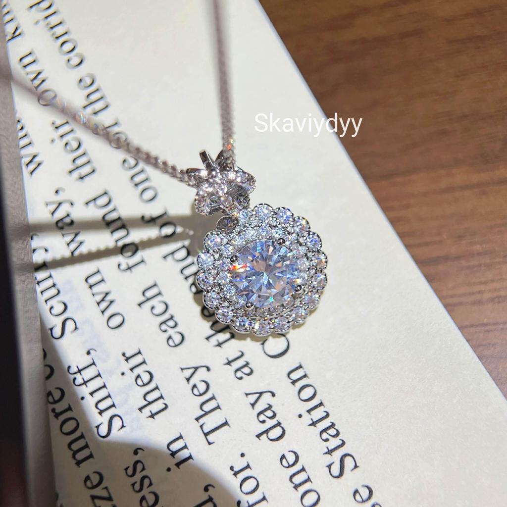 Elegant Micro-Inlaid Moissanite Crown Pendant 2-Carat Clavicle Chain