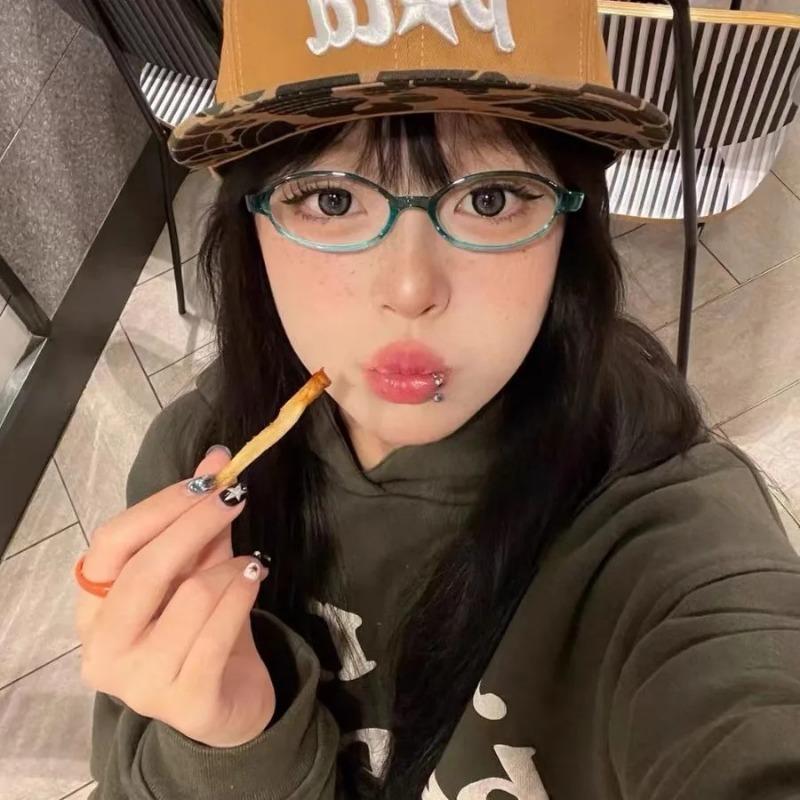 Damen Kleine Ovale Brille im Vintage-Stil Y2K Stil Brille Outdoor Mode Stil Blaulichtfilter Brille Computer Schutz Brillen Oculos