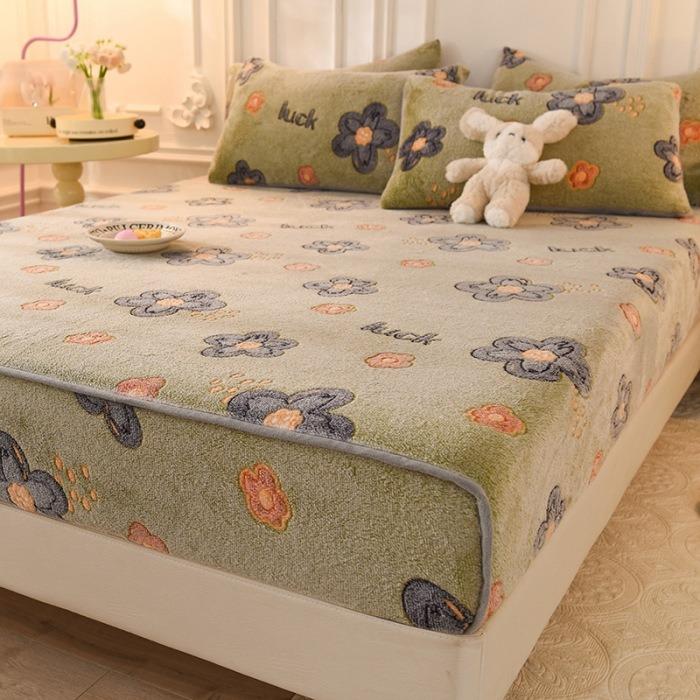 1 Pc Warm Coral Velvet Fitted Sheet Elastic Mattress Cover Fluffy Coral Fleece Bed Sheet Winter Warm and Cosy Plush Fitted Sheet