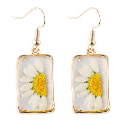 1Pair Women Vintage Bohemian Dried Flower Earrings Geometric Handcrafted Resin Daisy Flower Drop Earrings