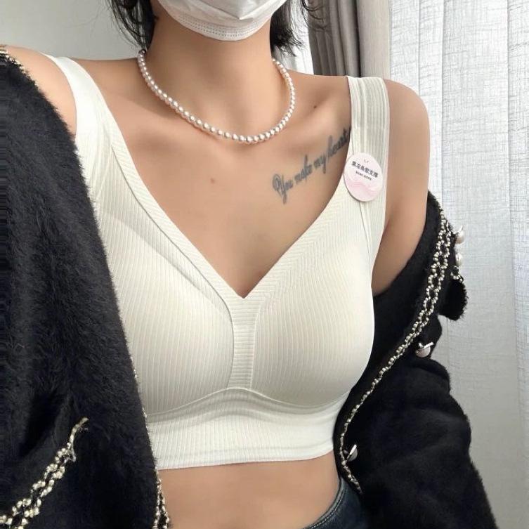 

Cooling Ice Silk Push-Up Bra: Anti-Sagging, Seamless, Wire-Free, Beautiful Back Design, Reduces Side Boobs One Size [80-120 lbs]