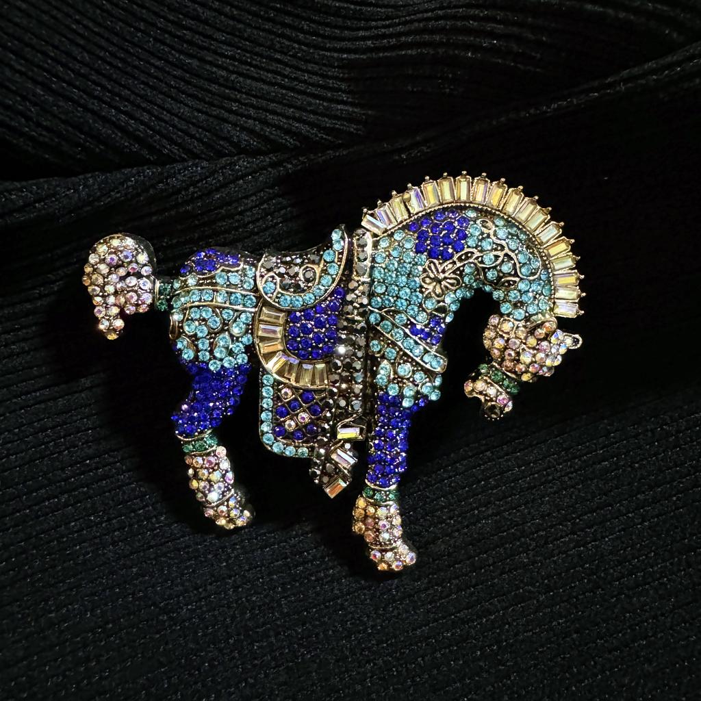 SKEDS Vintage Baroque Animal Brooches Large Size Horse Pins Mid-Century Creative Design Jewelry Shiny Rhinestones Corsages