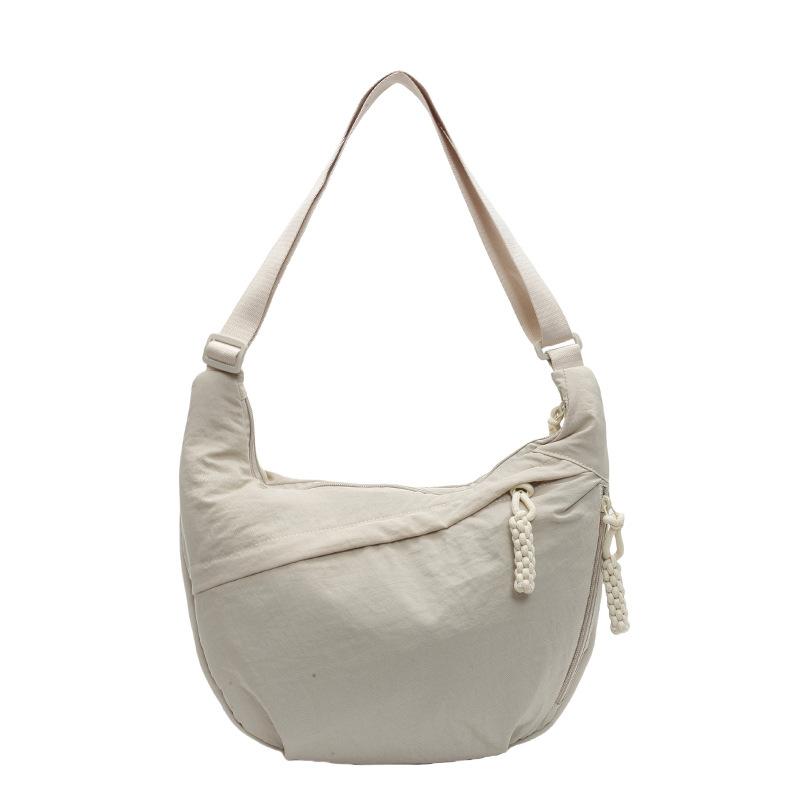 

Casual versatile nylon cloth bag women s new popular messenger bag fashion niche dumpling bag One Size
