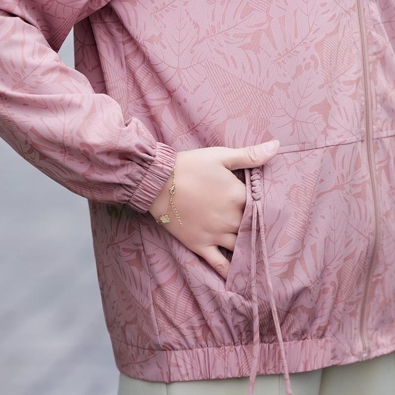 Women's Sun Protection Printed Hooded Jacket - Breathable, Loose-Fit for Middle-Aged and Elderly