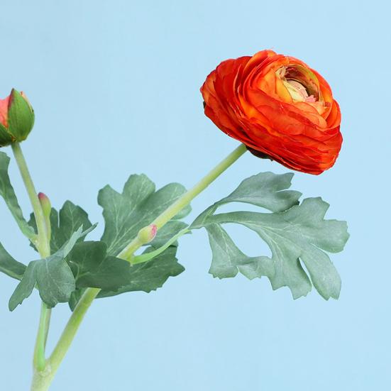 Sztuczny Jaskier Azjatycki 2 Główki Realistyczny Sztuczny Jedwabny Kwiat z Łodyżką Dekoracja Stołu Weselnego Imprezy Biura Domowego Wazon Sztuczny Kwiat