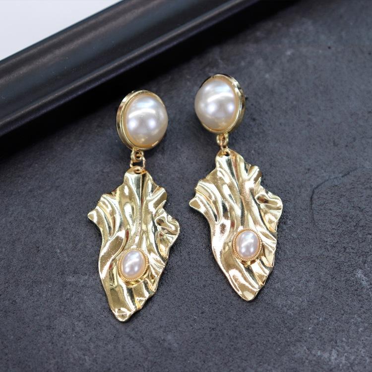 Personalized French Dumb Gold Stud Earrings Female Exaggerated Internet Celebrity Simple Metal High-end Earrings Retro Temperament Earrings