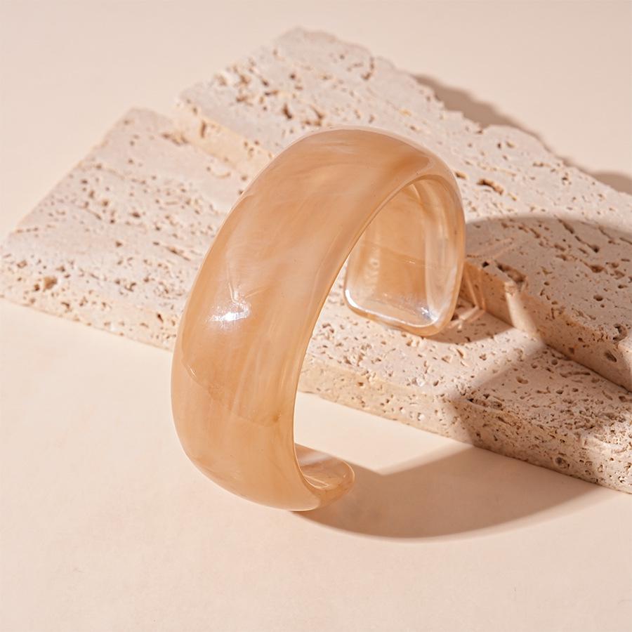 Retro Acrylic Geometric Circle Open Bangle - European & American High-End Women's Statement Jewelry