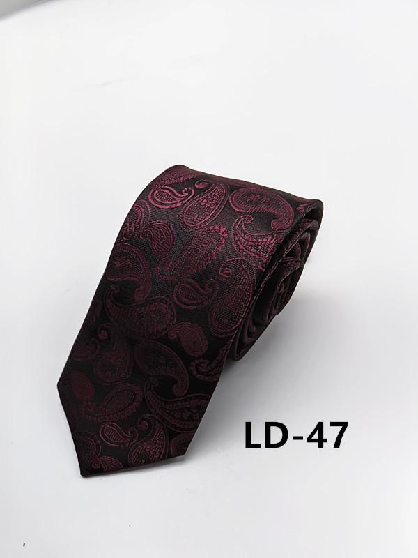 Handmade Paisley Tie for Trendy Gentlemen