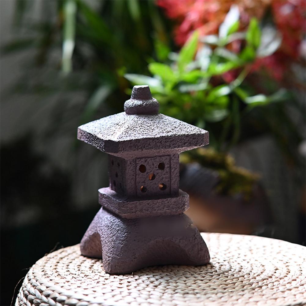 Polyresin For Garden Statue Pagoda Lantern Outdoor Decor Solar LED Lighting