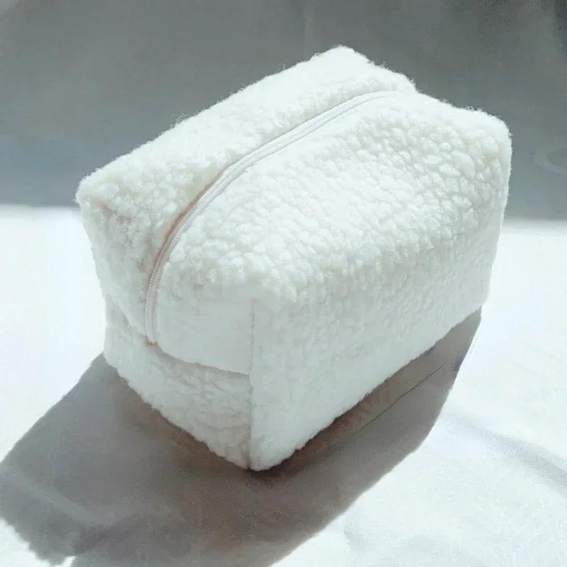 Neceser pequeño de lana de cordero, bonito organizador de maquillaje de peluche, estuche para lápices kawaii, monedero de viaje, almacenamiento para el hogar