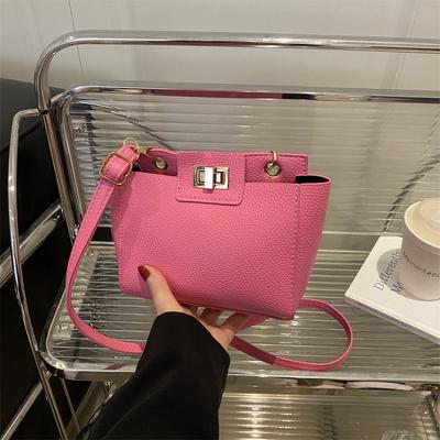 Retro Lock Shoulder Bag Simple Solid Color Lychee Pattern Shoulder Messenger Bag 2025 New Personalized Women's Bag