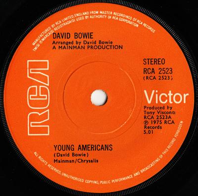 7-tums Skiva DAVID BOWIE - Young Americans RCA2523 RCA Victor 1975 UK Rock Begagnad