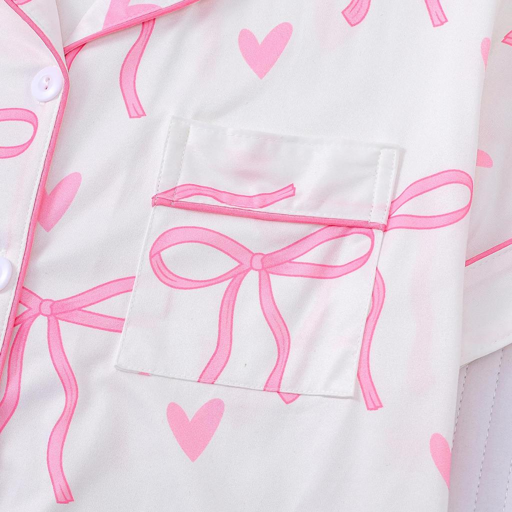 Set Pigiama con Stampa Fiocco e Revers: Completo Estivo a Maniche Corte e Pantaloncini Larghi da Donna