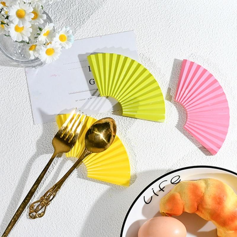 Easy To Clean Multifunctional Fan Shape Silicone Mold for Individualized Heat Resistant Trays and Decorative Pieces
