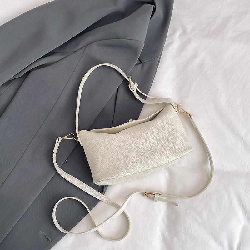 2025 Spring New Korean Small Fresh Simple Foreign Style Solid Color Handbag Bag Temperament Casual Messenger Women's Bag