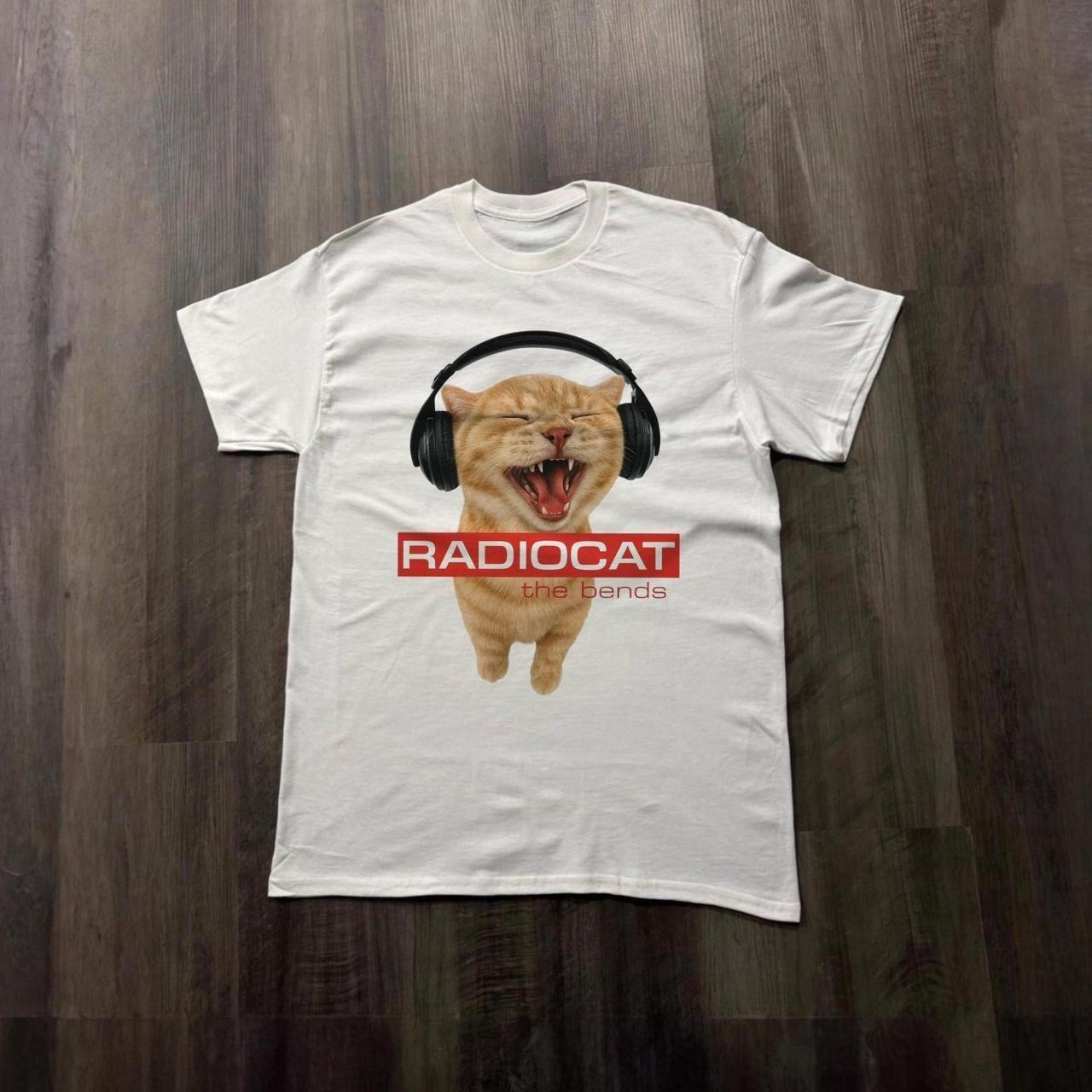 

Cat Meme Shirt Funny Cat Music Tee Retro Cat Graphic Tee Aesthetic Cat Headphones Shirt Vintage Style Cat Tshirt 4XL