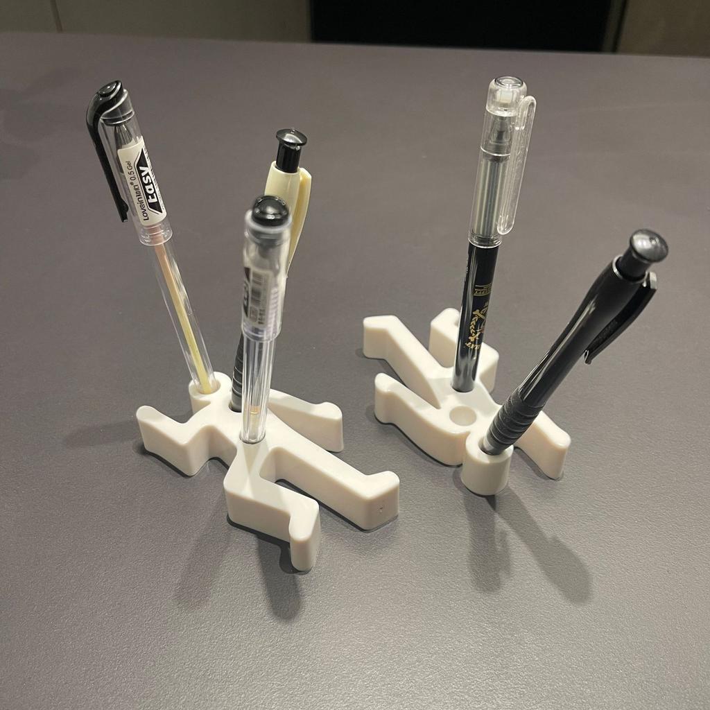 2pcs Crime Scene Pen Holder Interesting crime scene, humanoid pen holder, humanoid colorful lying pen holder