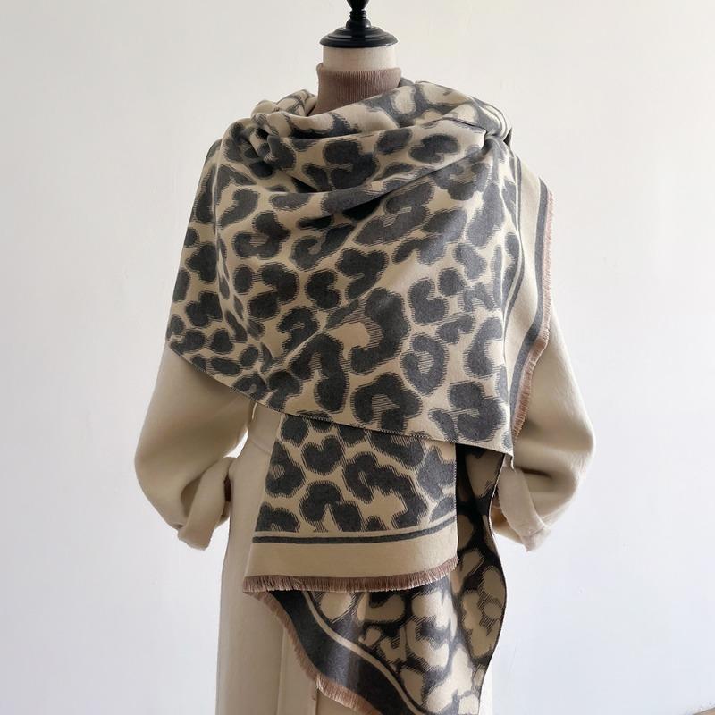 

New leopard print high-speed jacquard machine imitation cashmere scarf women s short fringed high-end shawl