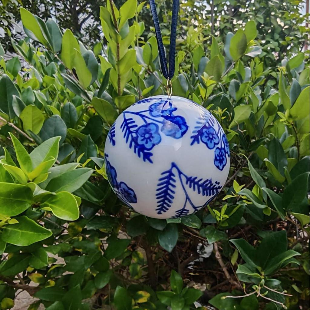 Blauer und weißer Jingdezhen Keramikkugel-Anhänger - Auto- und Weihnachtsdekoration.