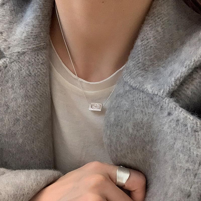 Double Layered Camellia Necklace for Women's Light Luxury Fashion Design Necklace Neck Chain Tassel Collarbone Chain Jewelry Gift