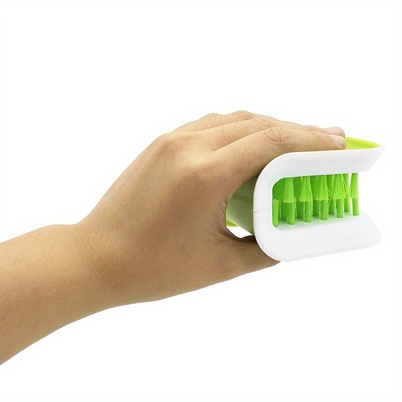 

Поддерживайте сиденья вашего автомобиля в чистоте и свежести с помощью этой 1 шт. щетки для чистки ремней безопасности! One Size зелёный