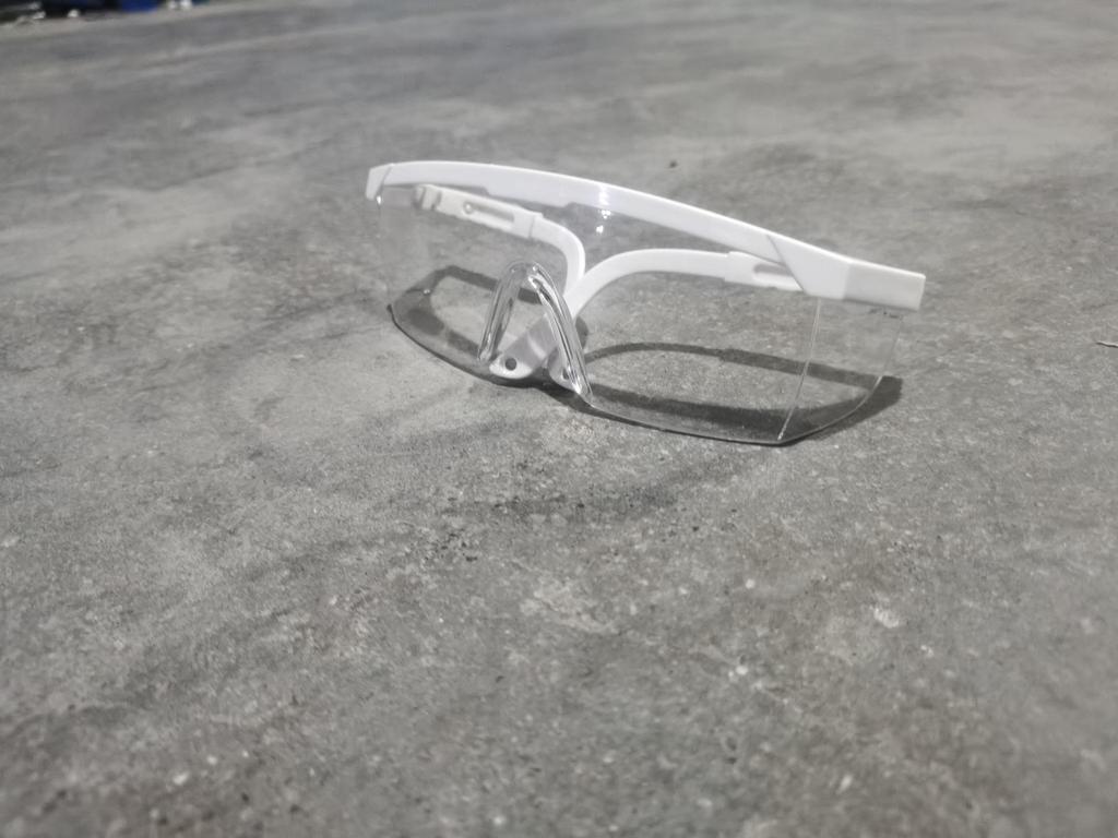 Universal Protective Transparent Goggles - Anti-Saliva, Anti-Impact, Windproof, Dustproof for Men & Women