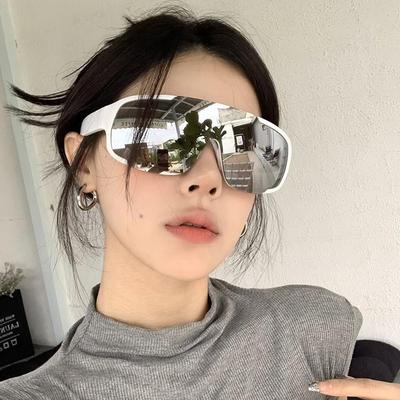 Outdoor Mountaineering Sports Glasses Silver Cycling Windproof Protective Hiking Sunglasses for Men and Women, Large Frame Slimming Sunglasses