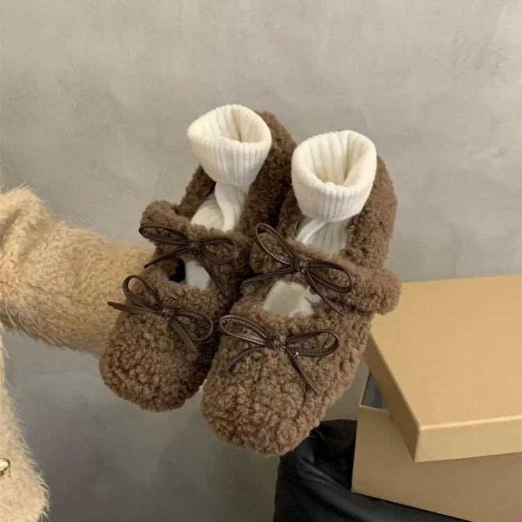 Weichsohlige Ein-Pedal-Flauschschuhe für Damen Herbst und Winter 2025 neue Oberbekleidung Doudou-Schuhe mit Fleece warm flachsohlige Baumwollschuhe beladene Schuhe