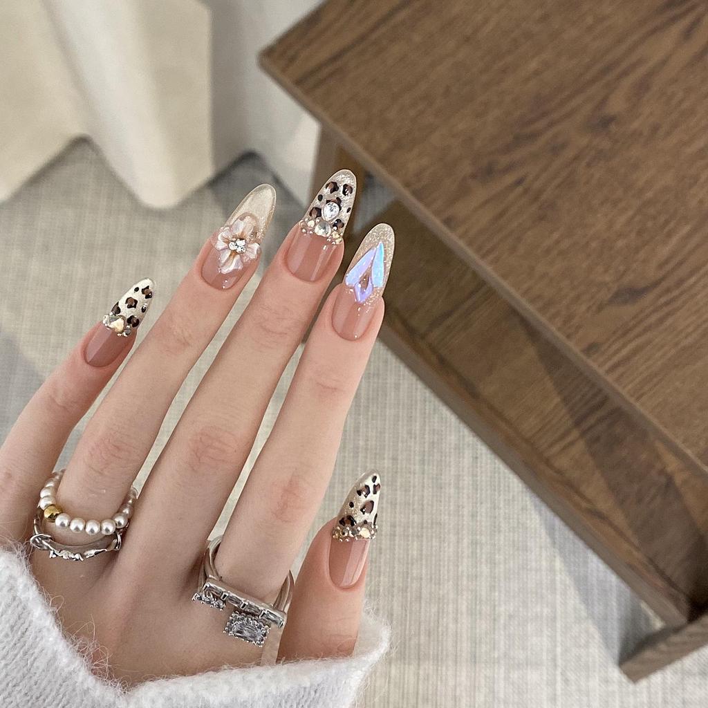 Sunset Leopard Print Blusher: Glitter Rhinestone Cat Eye Nails with Squeeze Flower Design. Hand-painted, Whitening, Hand-made, Wearable.