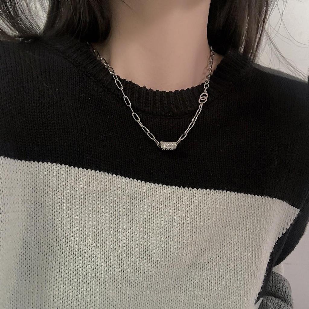 Schlanker Diamantring-Anhänger Titanstahl-Halskette: Unisex, Luxuriöser, Vielseitiger Schlüsselbeinketten-Schmuck