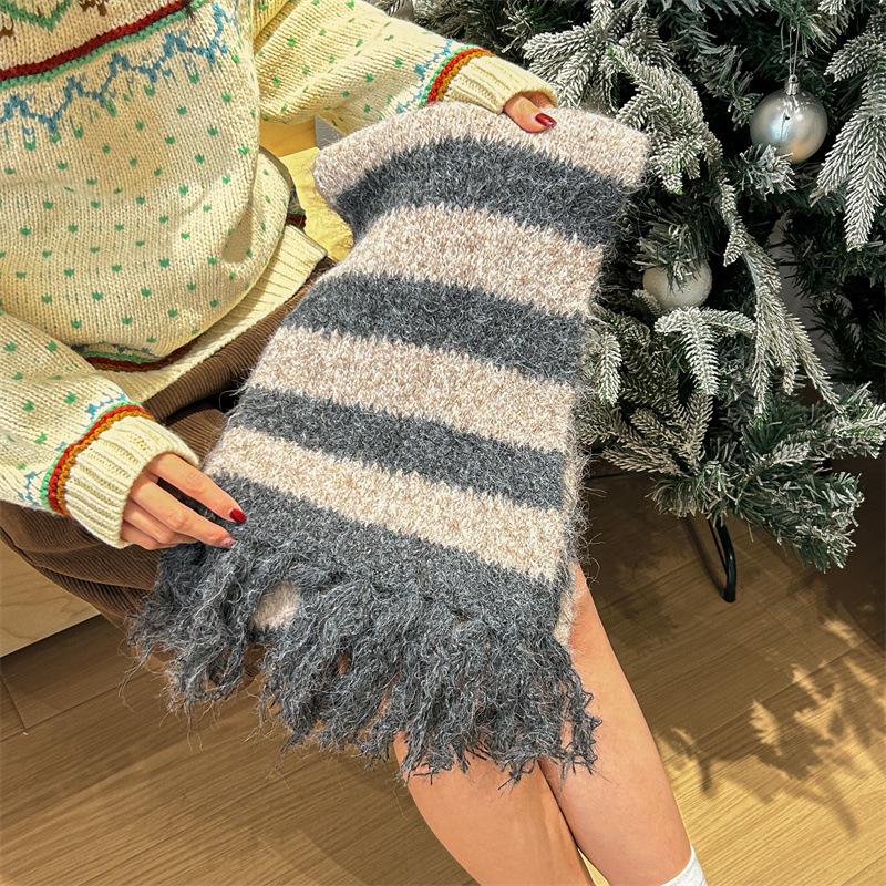 Color matching striped knitted scarf women's winter high-end sense fashion atmosphere sense warm fringed scarf