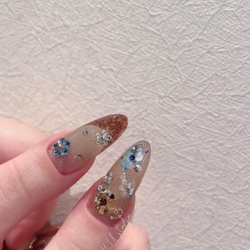3D Floral Polka Dot Nail Glitter Sequins 1 Box 6/12 Grids Spliced Design for Professional Manicure Salon