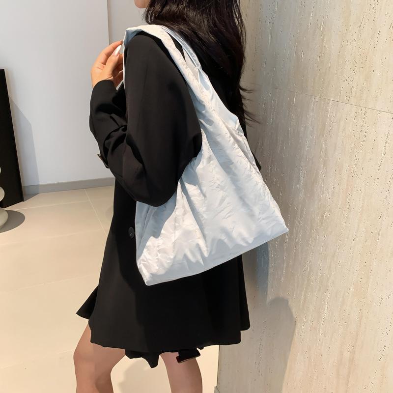 Fashion single shoulder portable quicksand vest bag fashion casual satchel canvas bag large capacity contrasting color women