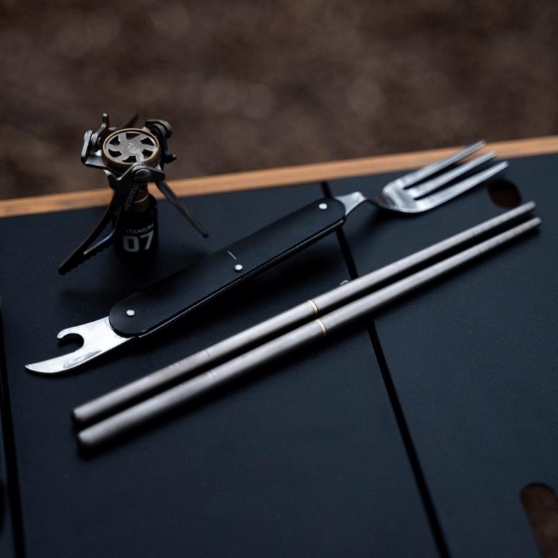 Titaniums Folding Chopsticks with Easy Storage Design High Hardness Materials Suitable for Long Service Use In Hiking