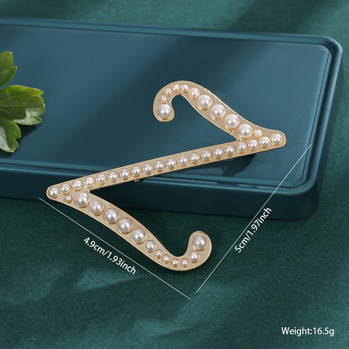 

Жемчужные броши с буквами алфавита: Ретро значки с буквами для одежды и вырезов.