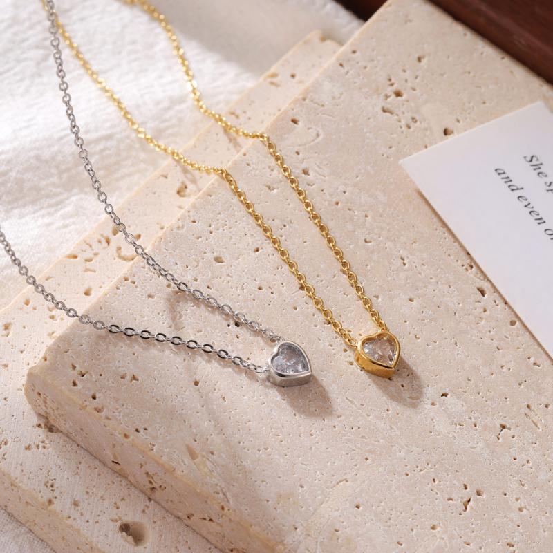Fashionable Elegant Sweet Loving Zircon Stainless Steel Chokers Necklace Women Simple Exquisite Peach Heart Rose Gold Plated