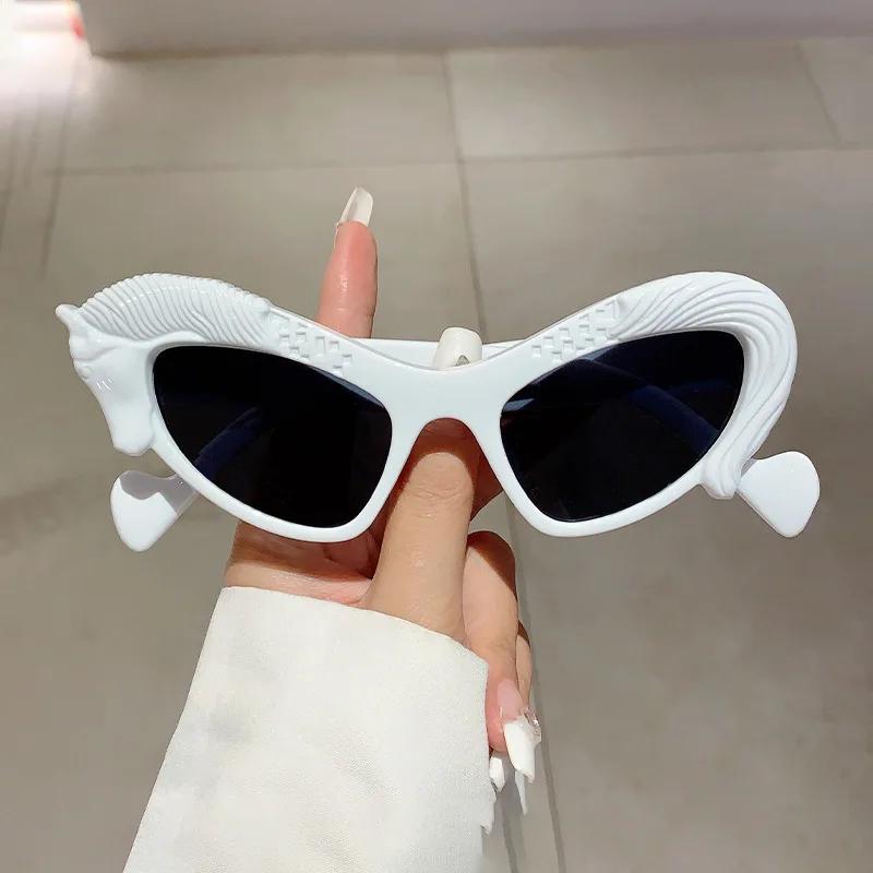 

New Fashion Vintage Horse Frame Cat Eye Sunglasses Women For Men Sun Glasses Punk Shades Luxury Brand Designer Funny Eyeglasses