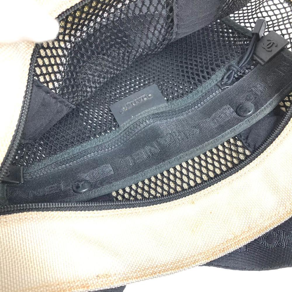 Chanel Sportliches CC CC Mark Logo Mesh Tragetasche mit Beutel, Vertikale Umhängetasche