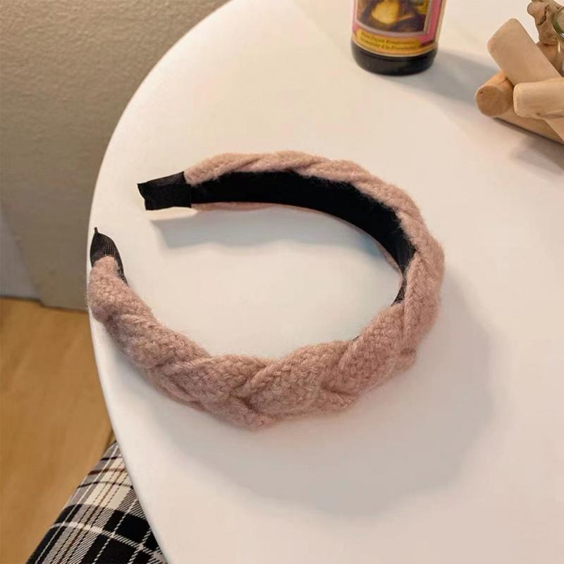 Women's Retro Korean Christmas Headband: High-End Autumn/Winter Hair Jewelry & Versatile Accessory