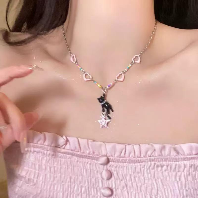 Light luxury style high-end sense super flash zircon water drop necklace niche design gentle wind personality versatile female collarbone chain