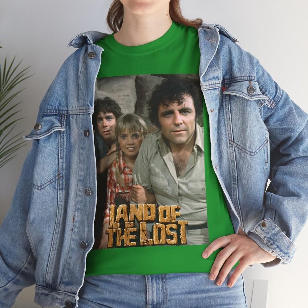 Land of the Lost (1974) T-Shirt V2 Sci-Fi Dinosaur Alien Sleestak 70s