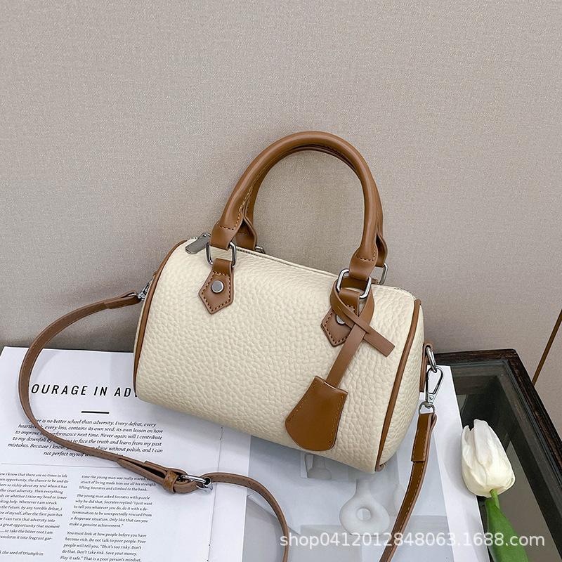 

Нишевая дизайнерская женская сумка 2025 года, новая, контрастного цвета, сумка-подушка Boston, универсальная повседневная на плечо, сумка-мессенджер белый